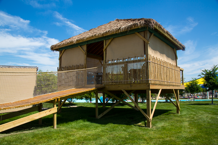 Royal Suites Cabana - upHIGHa Hut